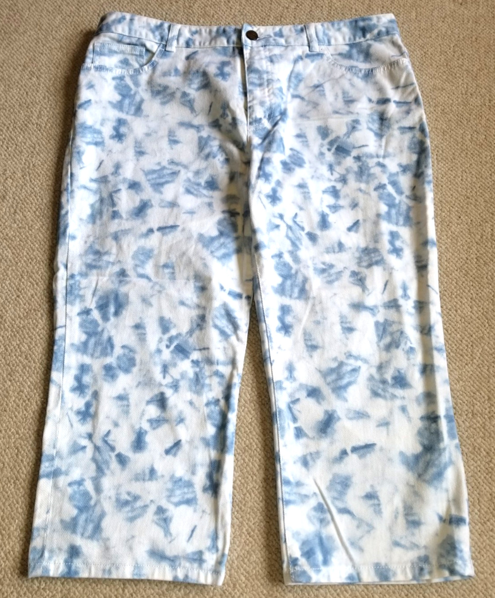 Womens Jeans-CHAPS by RALPH LAUREN-white/blue tie-dye stretch denim capri-16